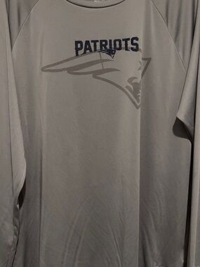 Majestic Gray Patriots Long Sleeve Performance Tee, size Xl great condition